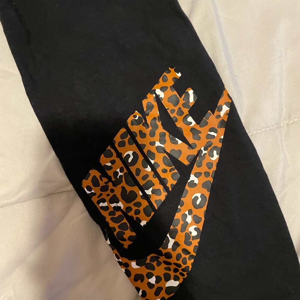 Nike black leopard leggings